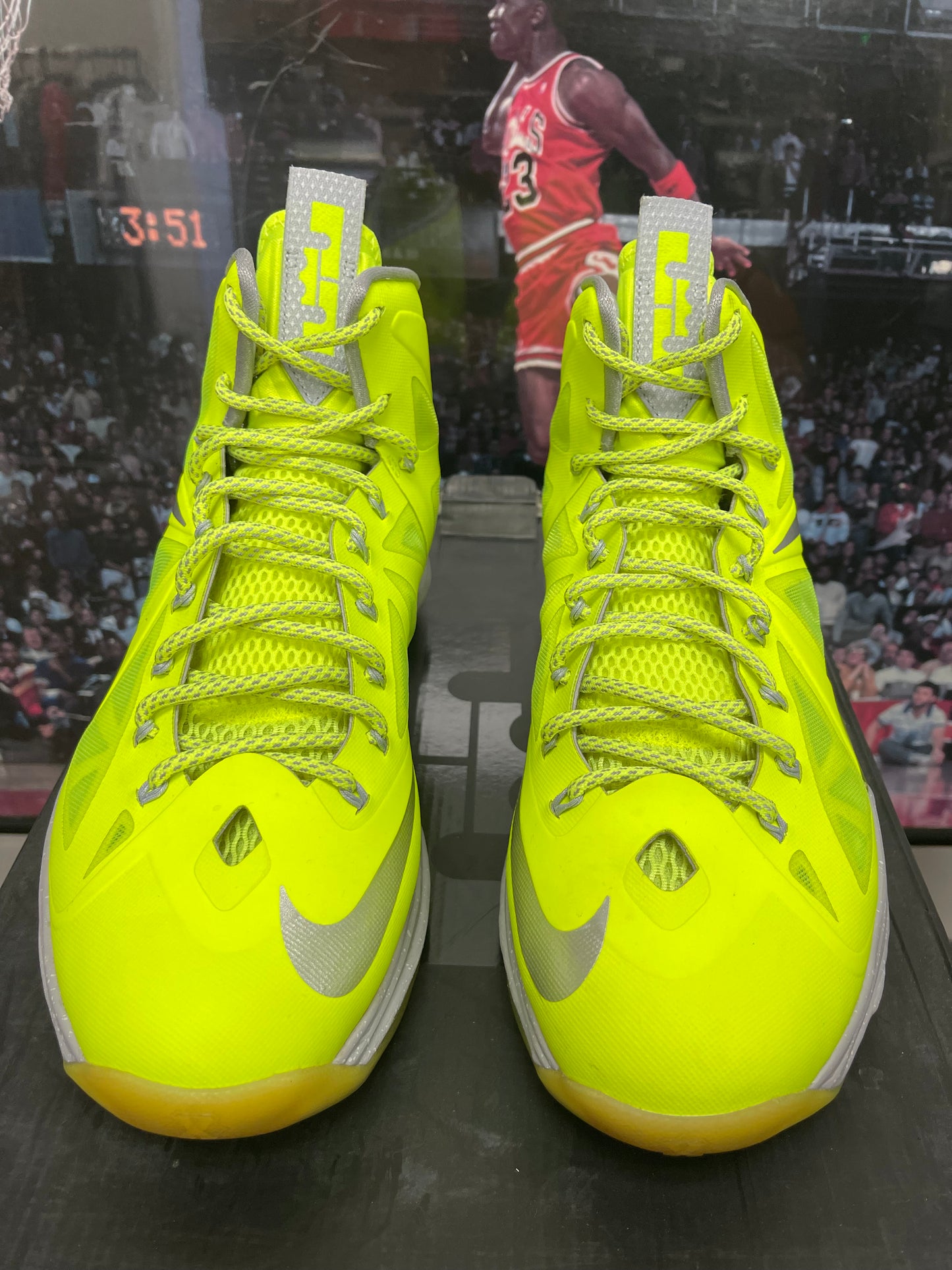 Nike Lebron Elite 5 trainers in Volt and Light Smoke Grey #basketball size 10