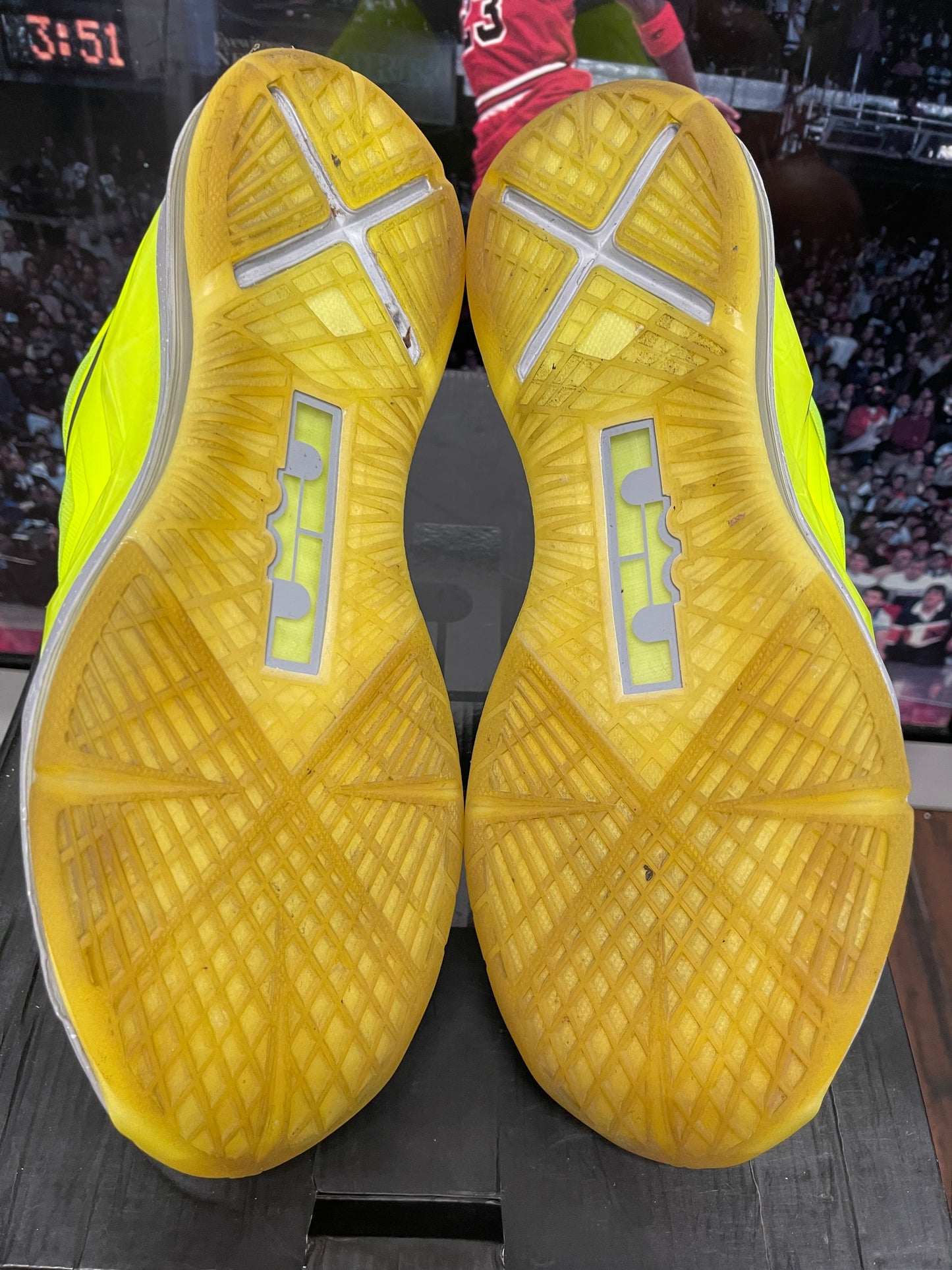 Nike Lebron Elite 5 trainers in Volt and Light Smoke Grey #basketball size 10
