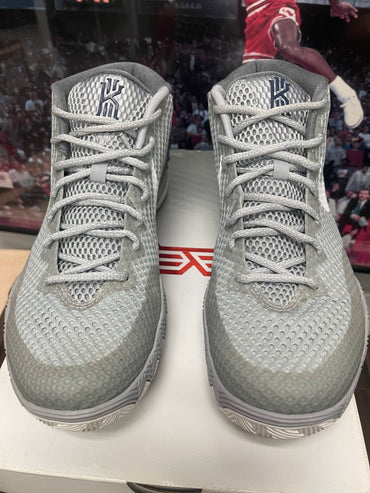 Grey Nike Kyrie 1 basketball Wolf Grey size 9.5