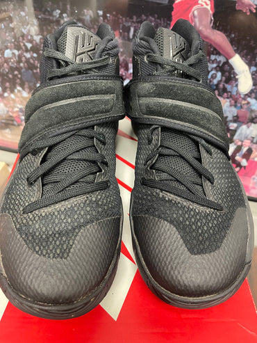 Kyrie 2 Triple Black Size 10