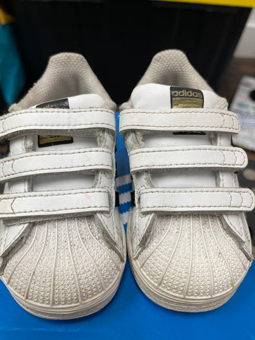 Adidas Superstar kids size 6c