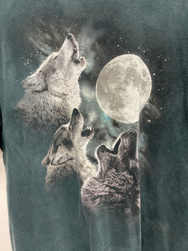 The Mountain Wolves Vintage t shirt size XL