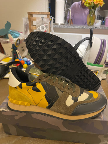 Valentino Garavani yellow stone Rockrunner size 11.5