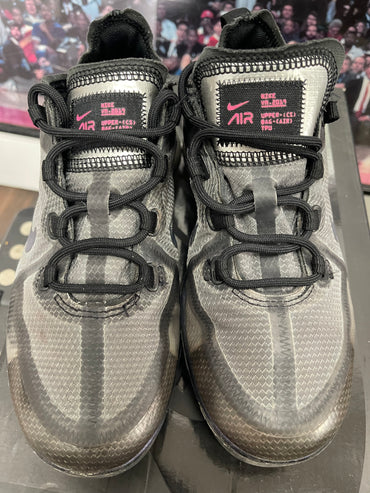 VaporMax 2019 ‘ throwback future ‘ Size 3.5y