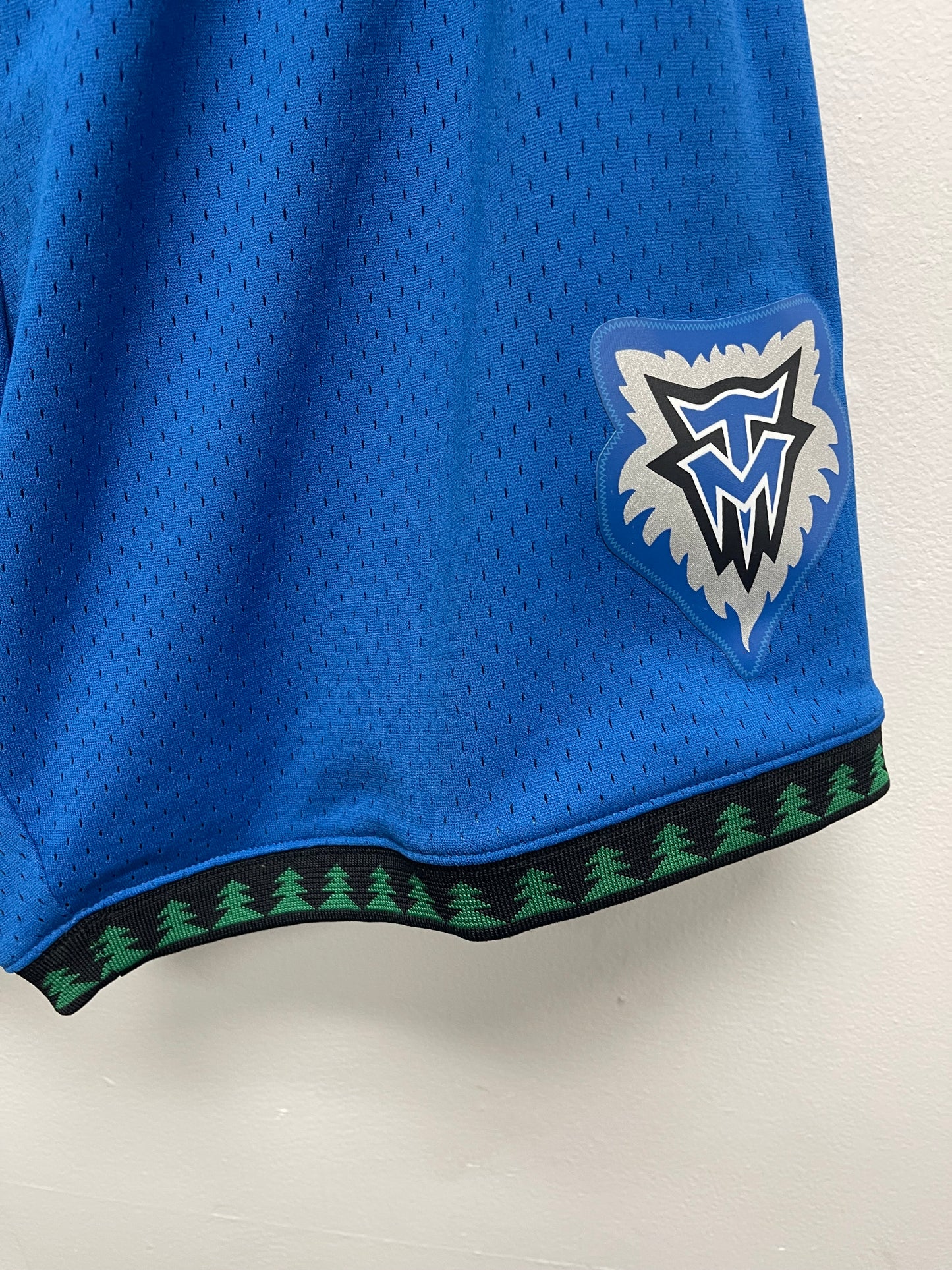 Minnesota Timberwolves shorts Size XL
