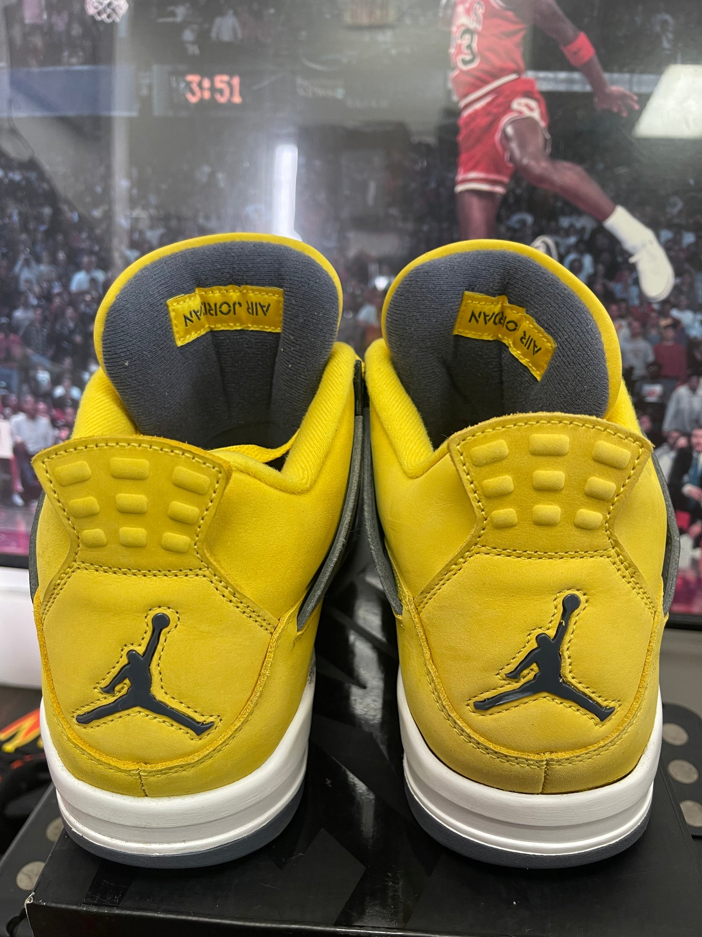 Air Jordan Retro 4 ‘ Lightning ‘ Size 12