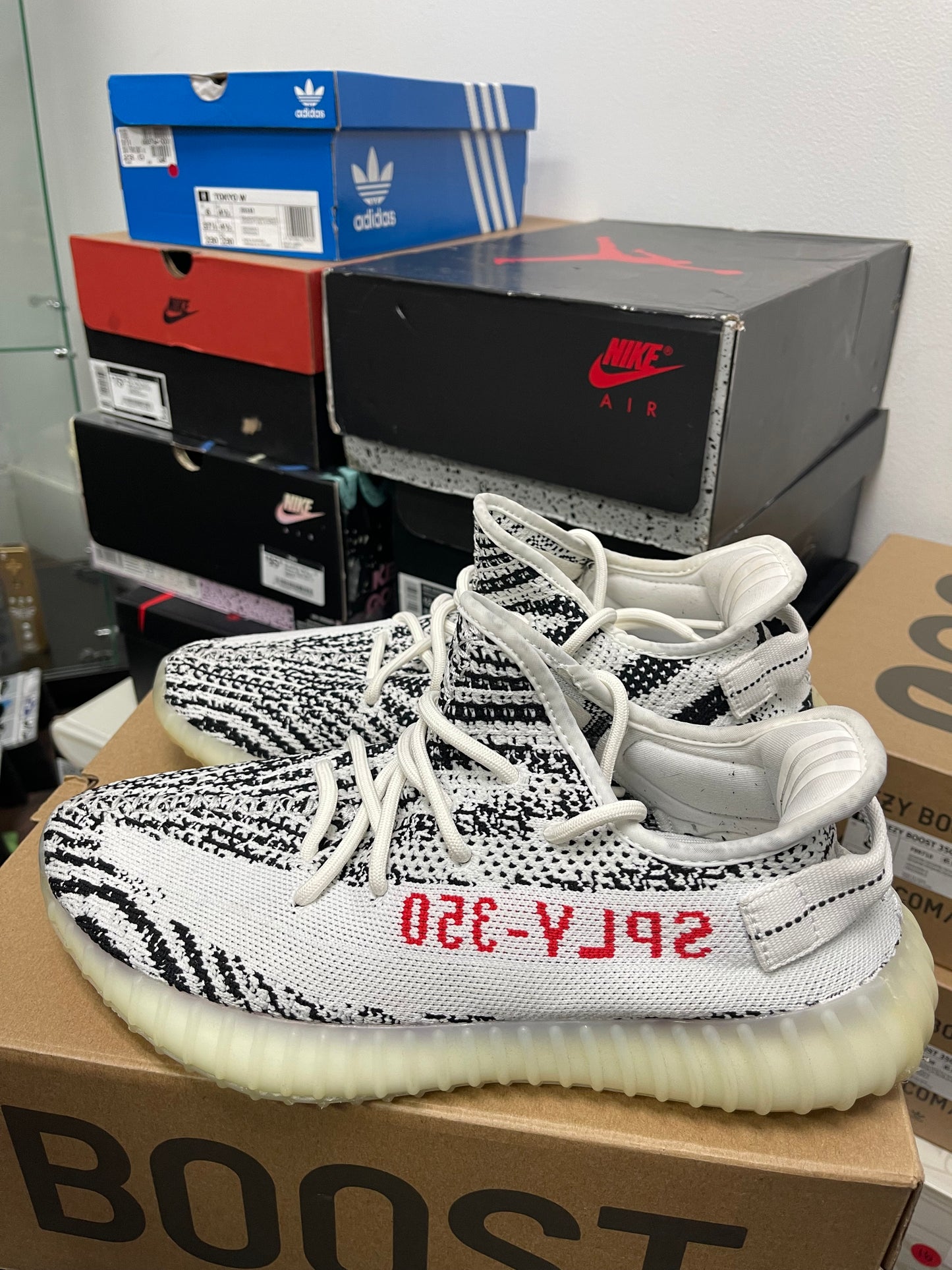 Yeezy Boost 350 V2 ‘ Zebra ‘ Size 8.5