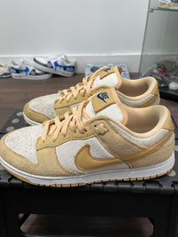 Dunk low ‘ Gold Suede ‘ Size 8.5 men