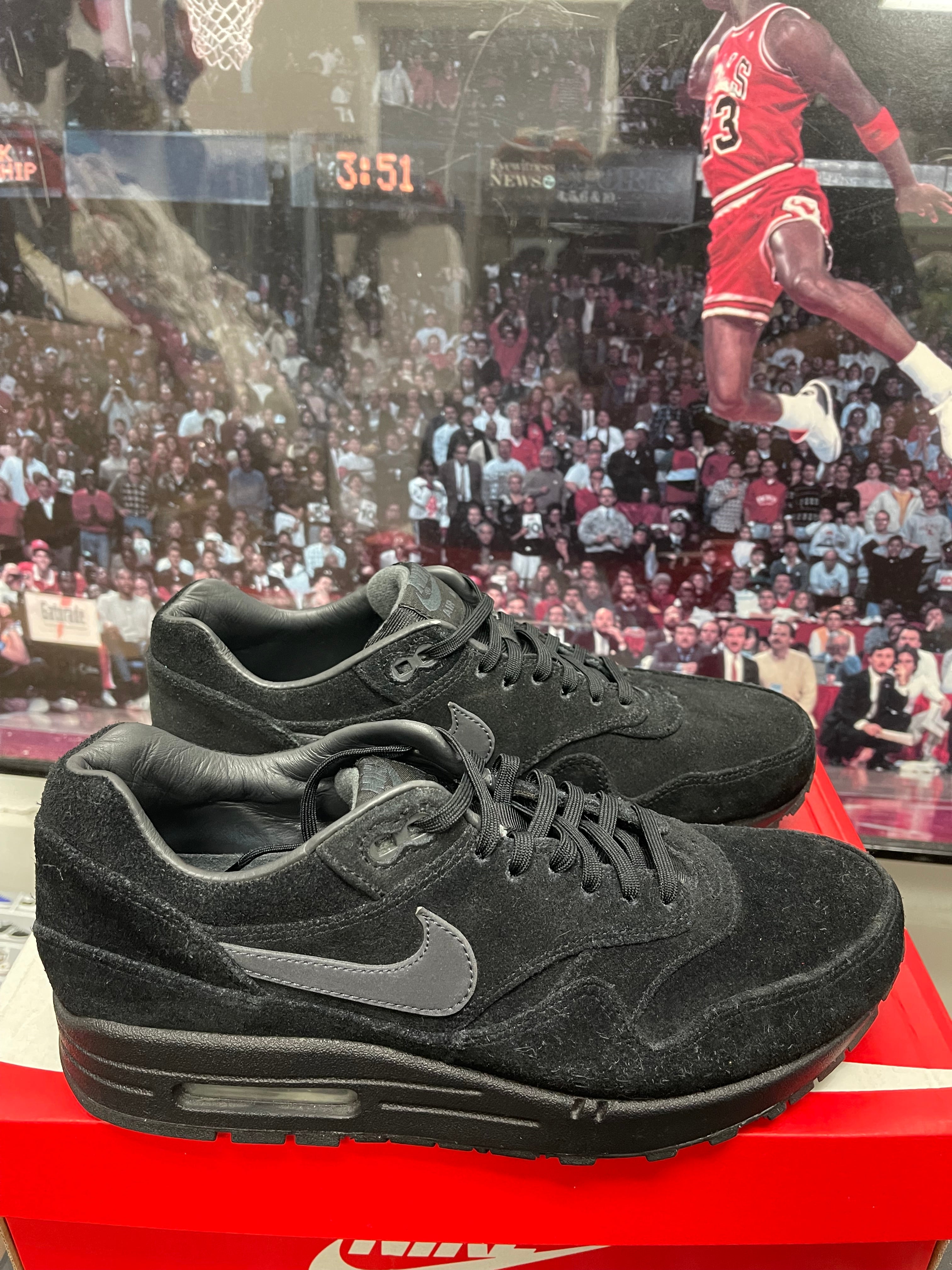 Air Max 1 Black size 8