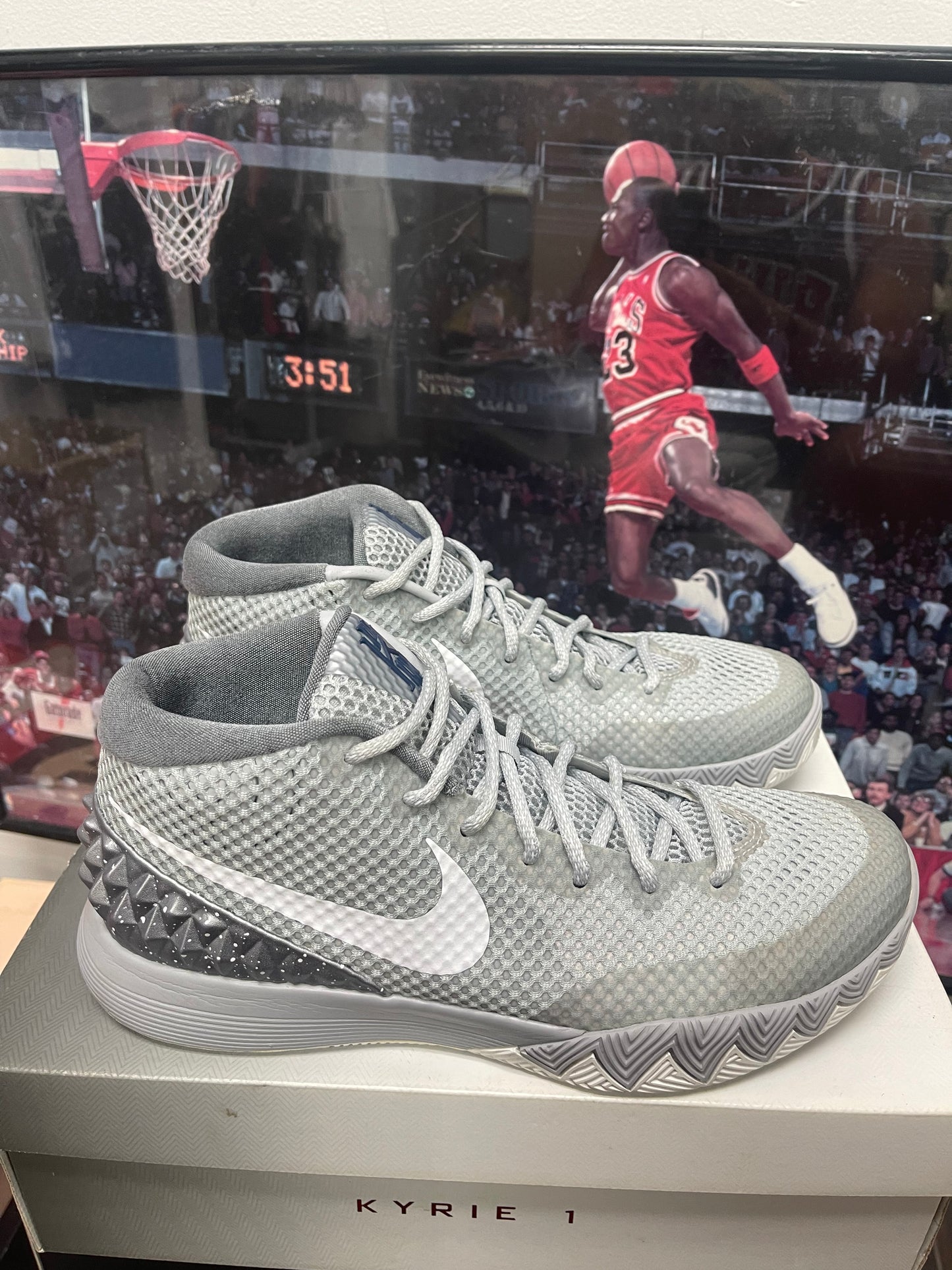 Grey Nike Kyrie 1 basketball  Wolf Grey size 9.5