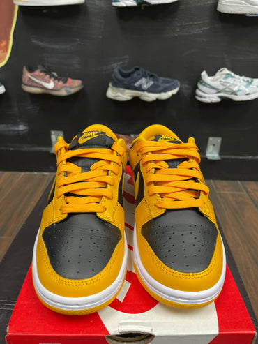 Dunk low Goldenrod Size 6 men