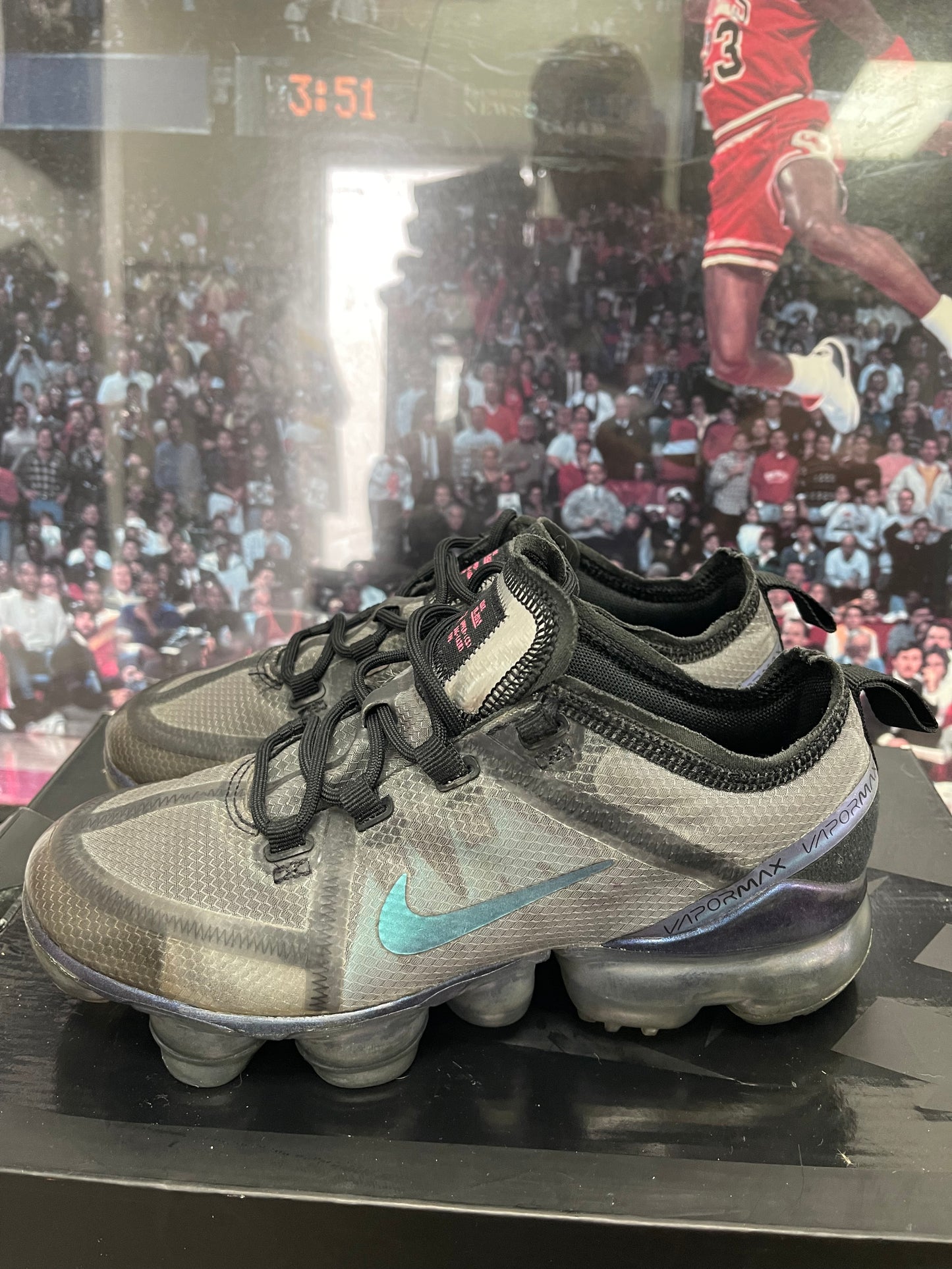 VaporMax 2019 ‘ throwback future ‘ Size 3.5y