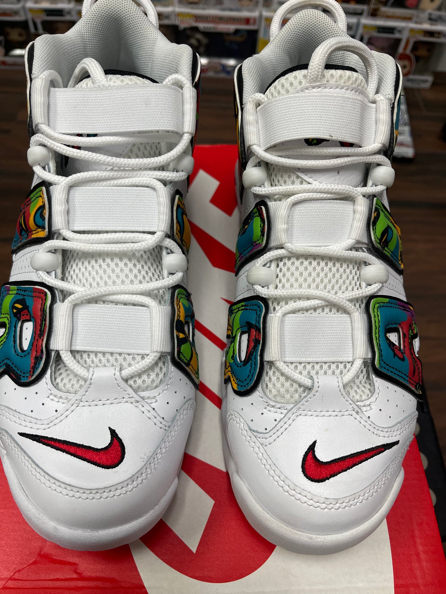 Uptempo Peace , Love , Basketball Size 8