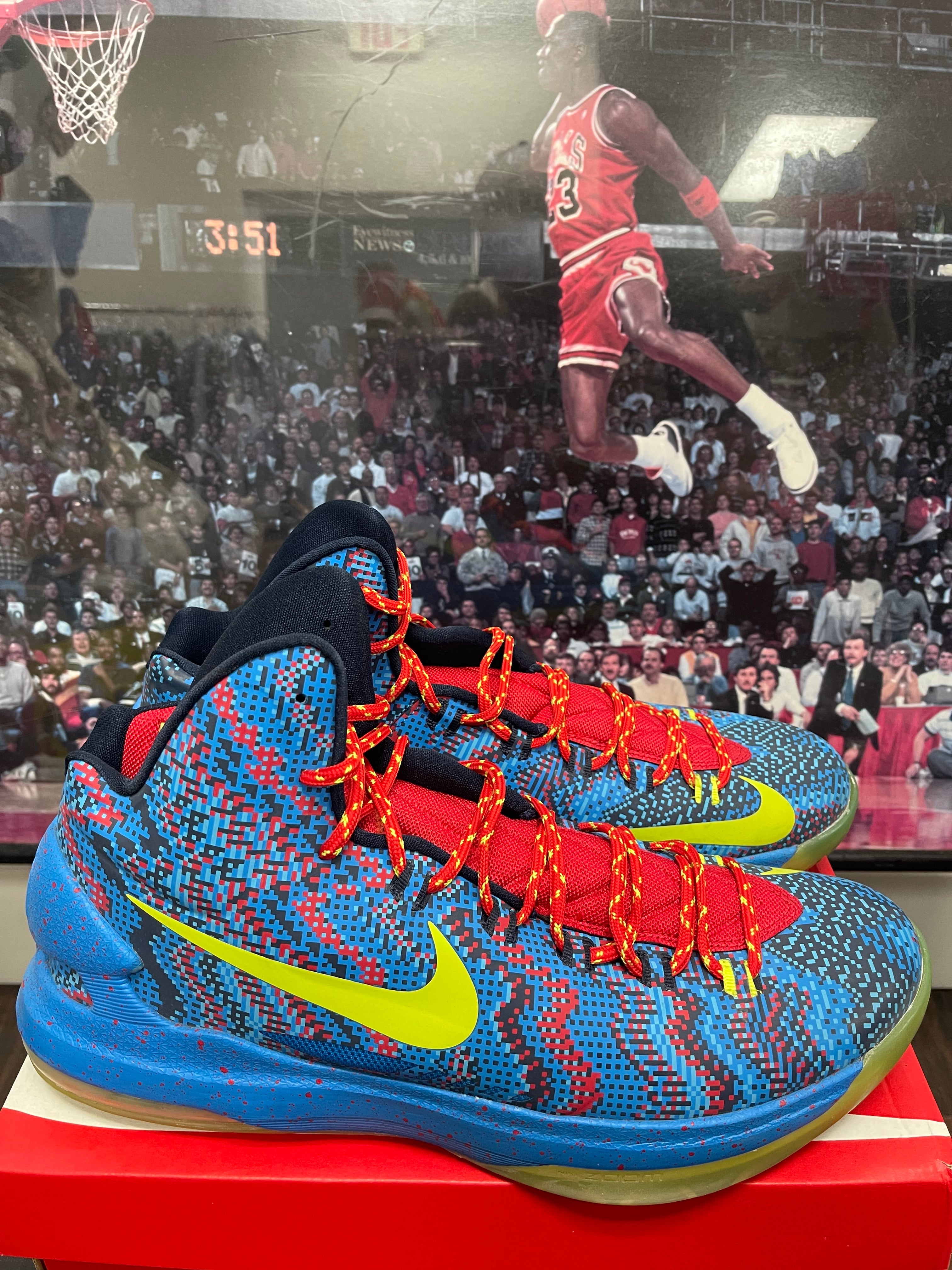 KD 5 ‘ Christmas ‘ Size 13