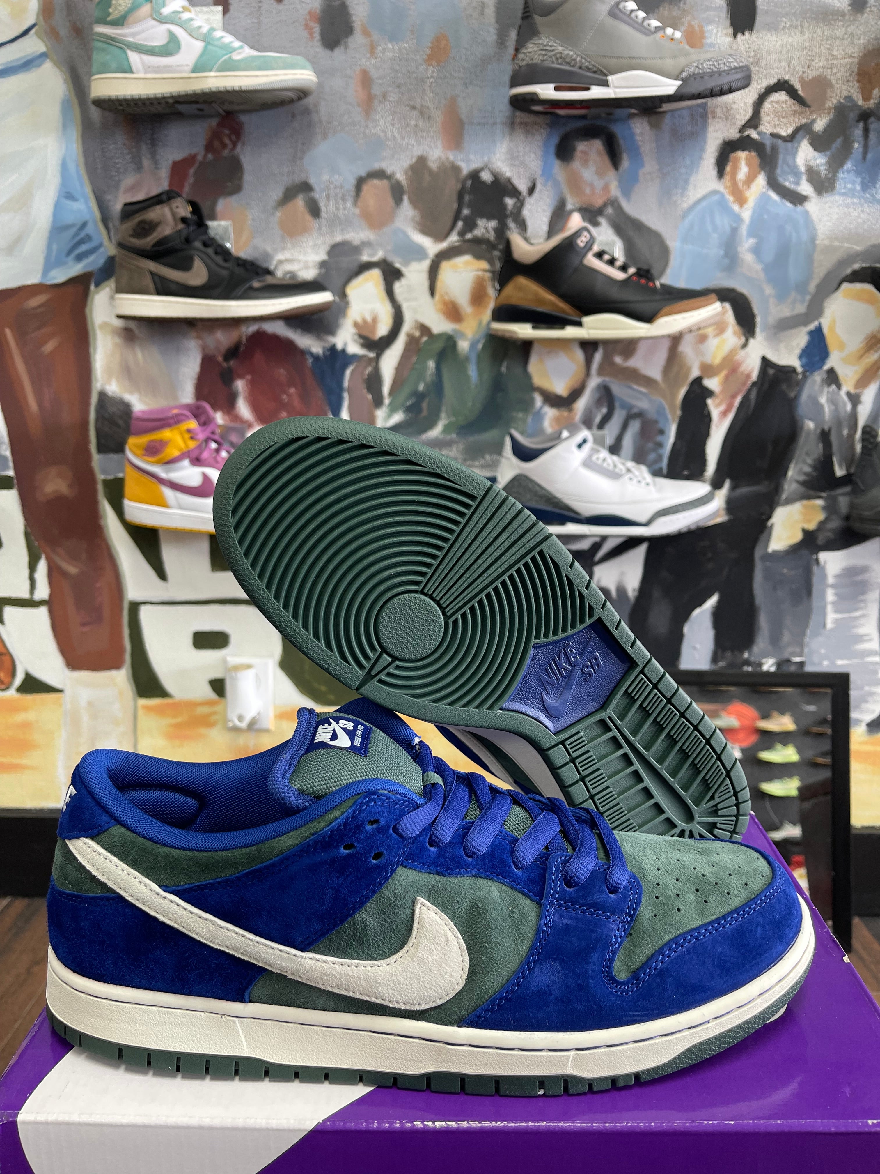 Dunk low SB ‘Deep Royal Vintage Green ‘ Size 13