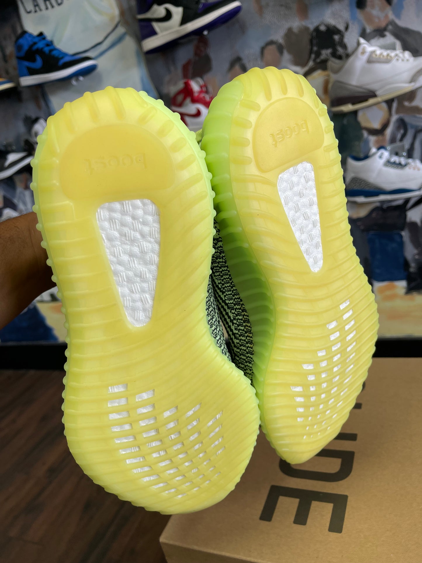 Yeezy 350 V2 ‘ Yeezeel ‘ Size 9.5