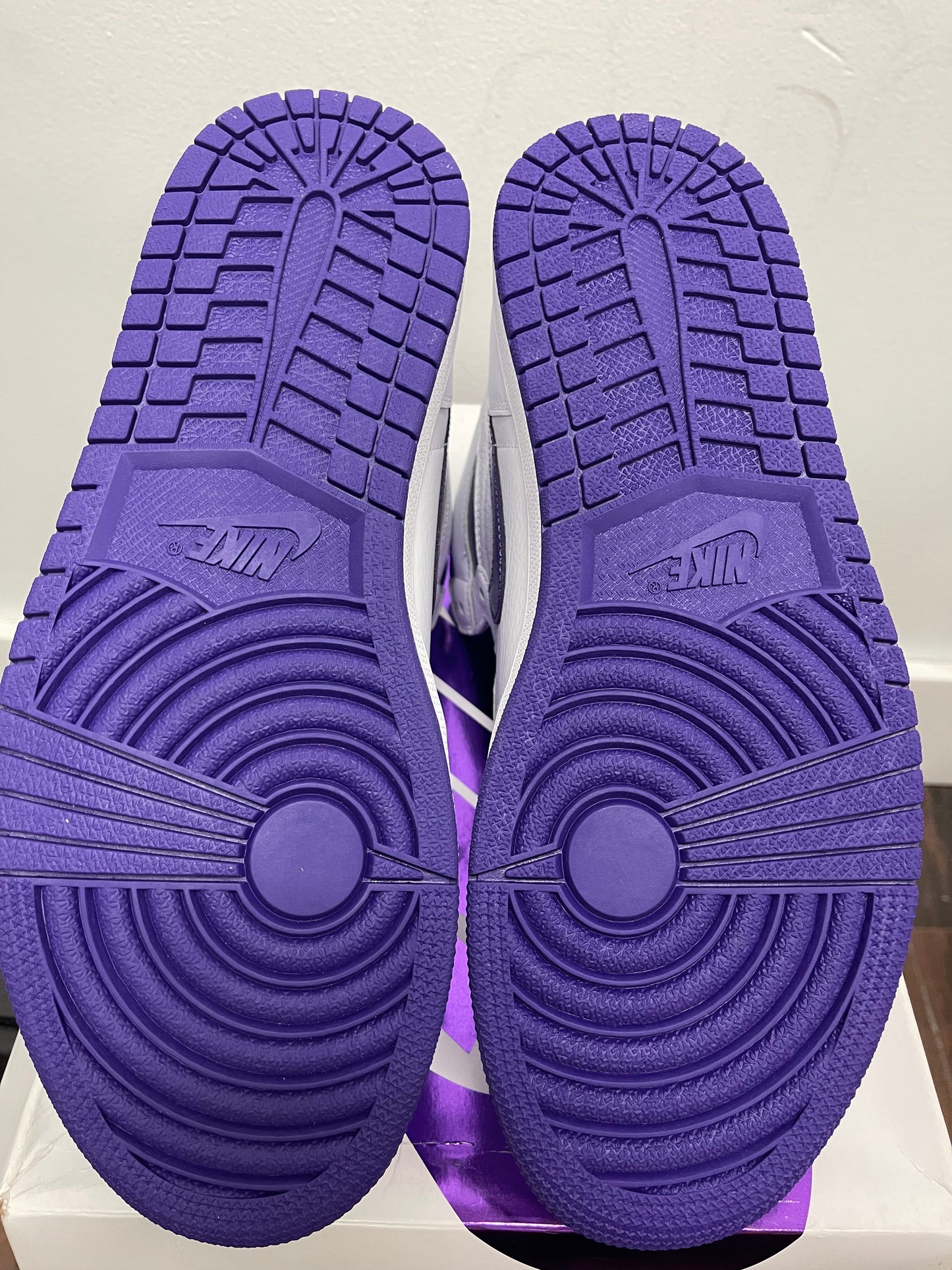 Air Jordan 1 OG High ‘ Court Purple ‘ size 9.5 men