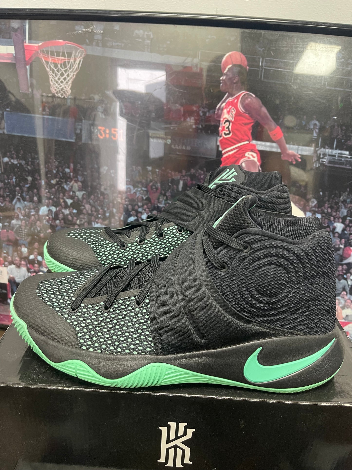 Kyrie Irving 2 ‘ Green Glow ‘ Size 10