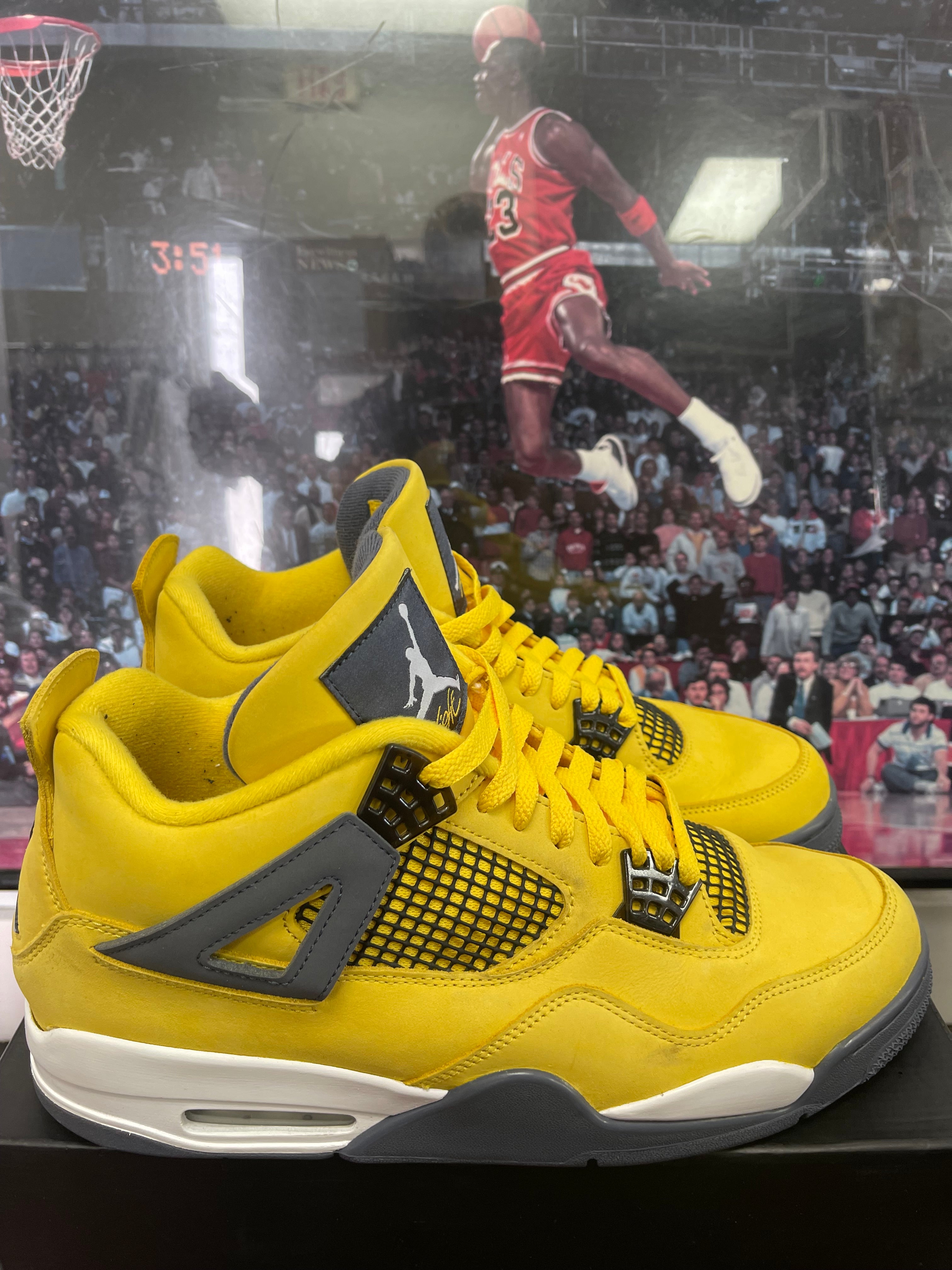 Air Jordan Retro 4 ‘ Lightning ‘ Size 12