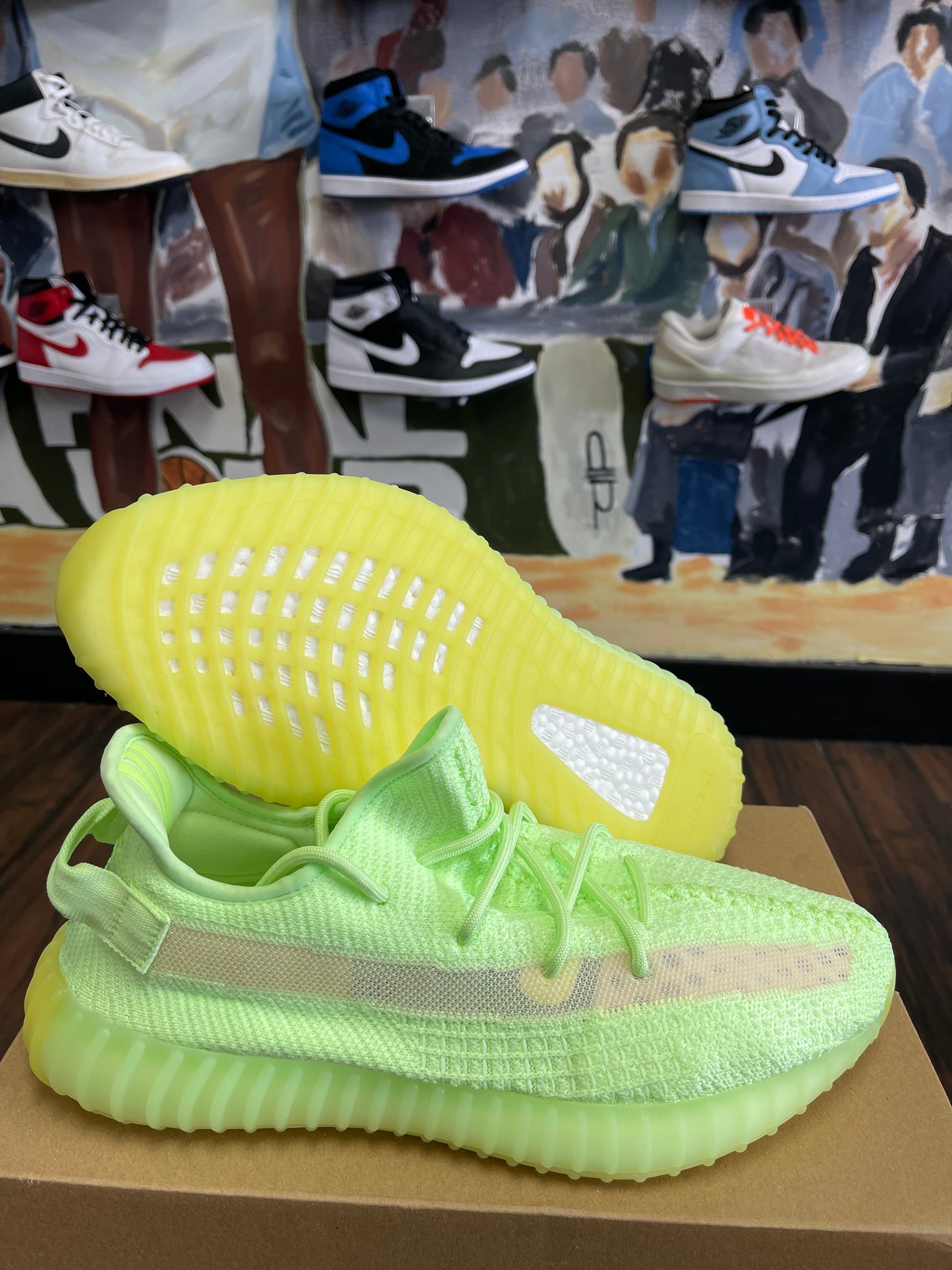 Yeezy Boost 350 V2 ‘ Glow ‘ Size 11