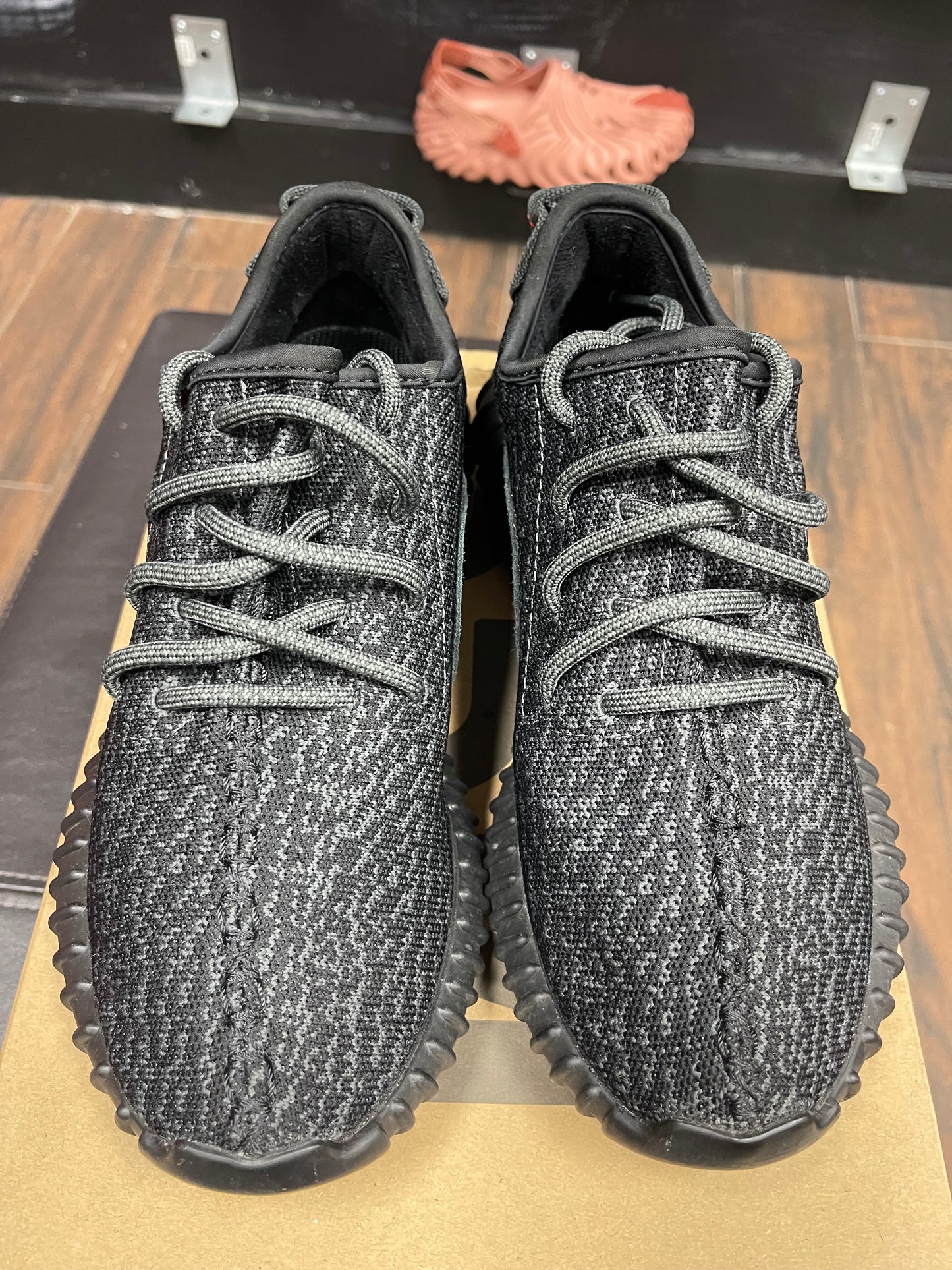 Yeezy Boost 350 Pirate Black size 6