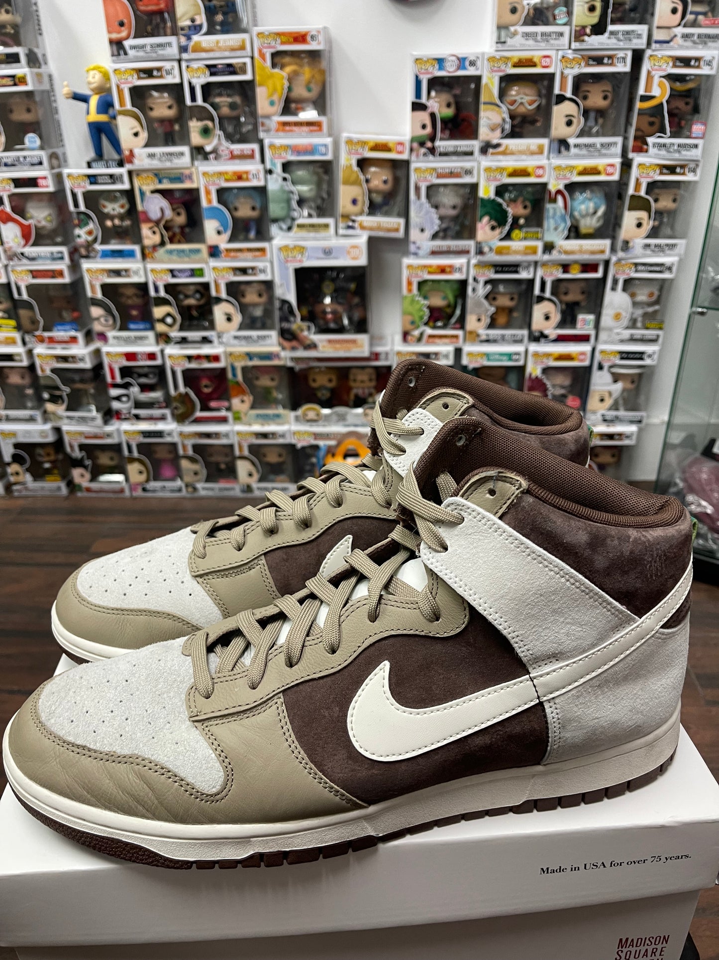 Dunk High ‘ Light Chocolate ‘ Size 14