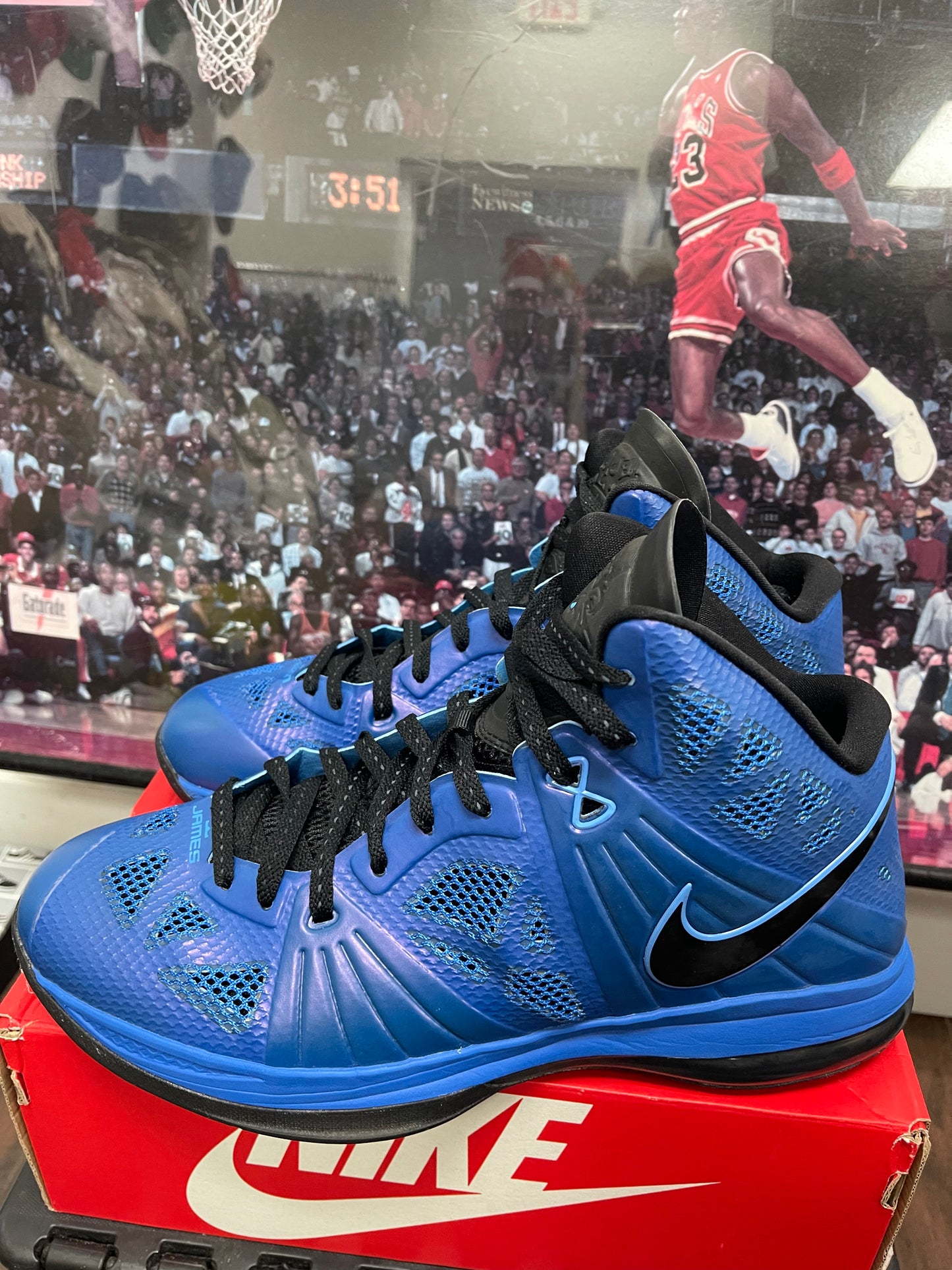 LeBron 8 ‘ Varsity Royal ‘ size 13