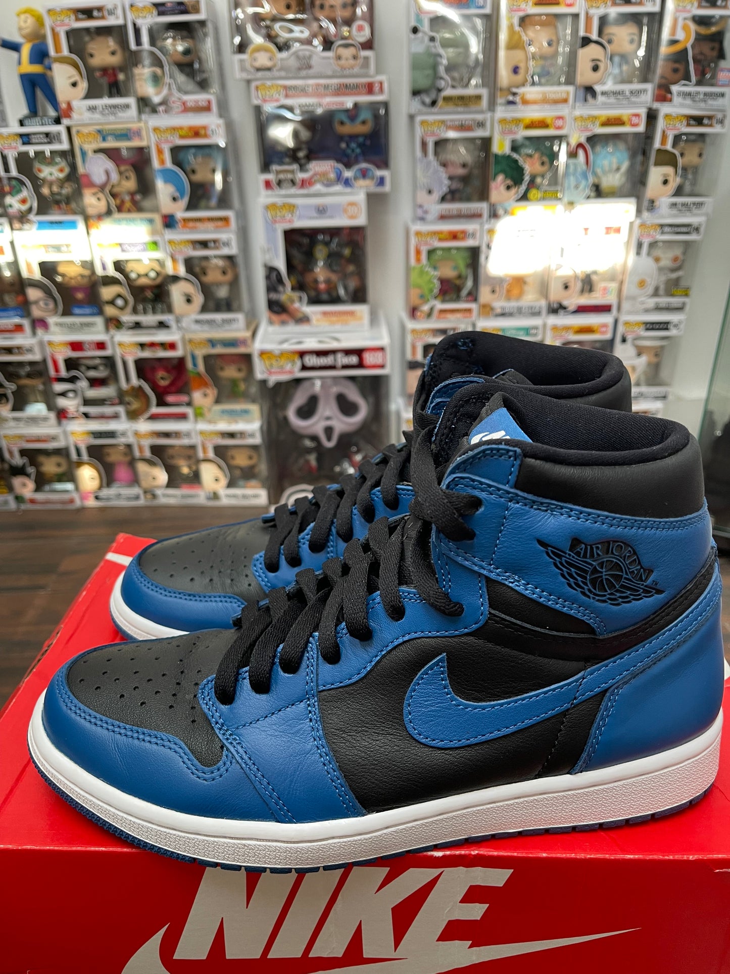 Air Jordan Retro 1 High ‘ Dark Marina Blue ‘ Size 9