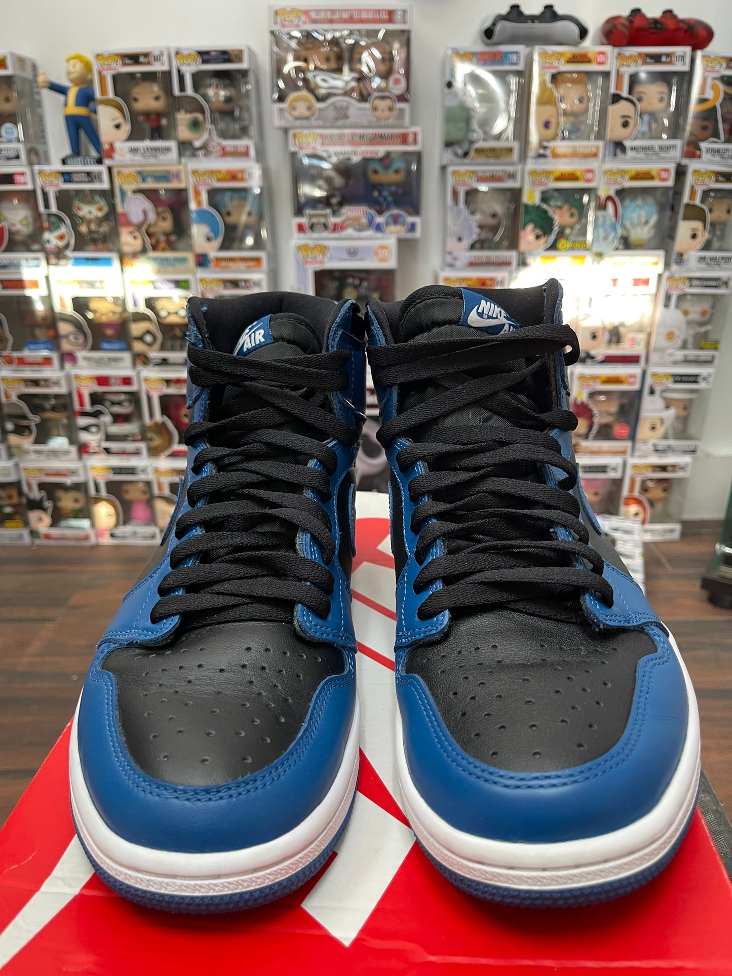 Air Jordan Retro 1 High ‘ Dark Marina Blue ‘ Size 9