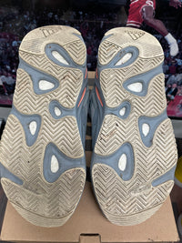 Yeezy Boost 700 size 9