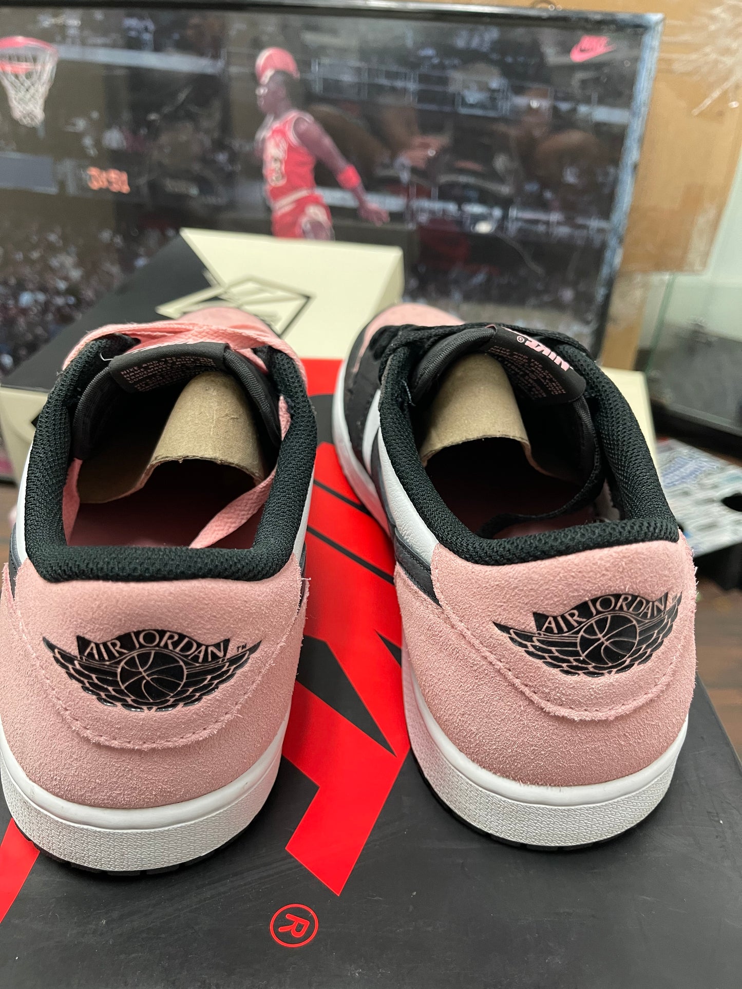 Air Jordan Retro 1 Low ‘ Bleached Coral ‘ Size 11.5