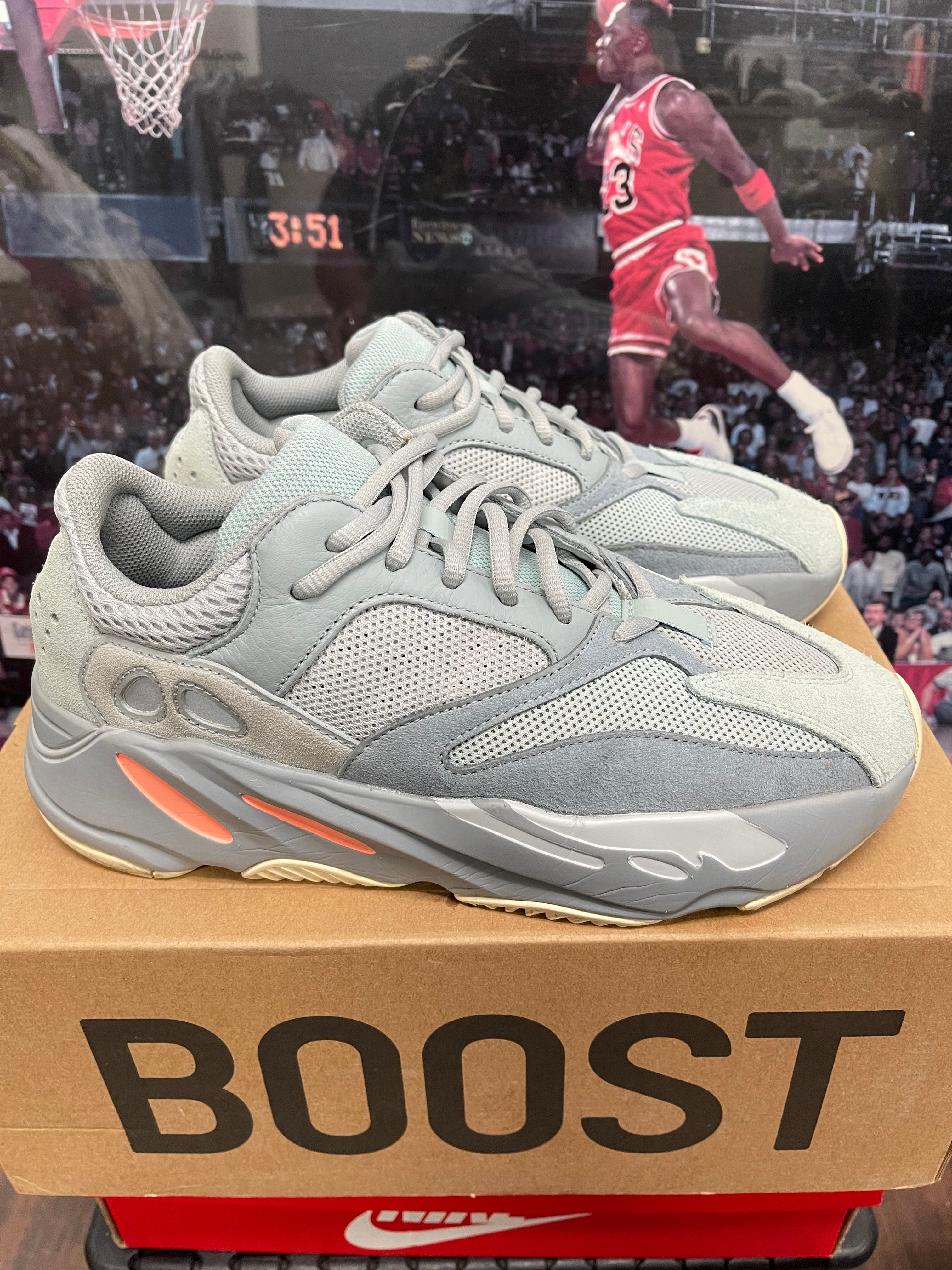 Yeezy Boost 700 size 9