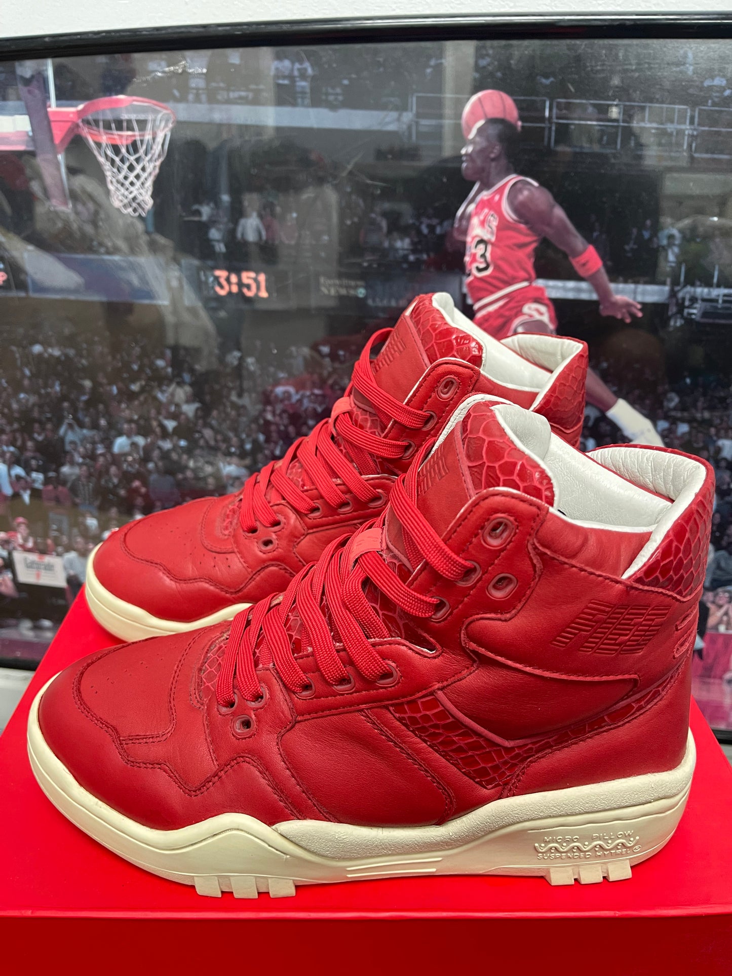 Kith Pony Red Size 7.5