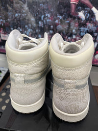 Air Jordan Retro 1 High OG ‘ Laser ‘ Size 8