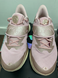De’Aaron Fox Curry 1 ‘ Rose ‘ Size 10