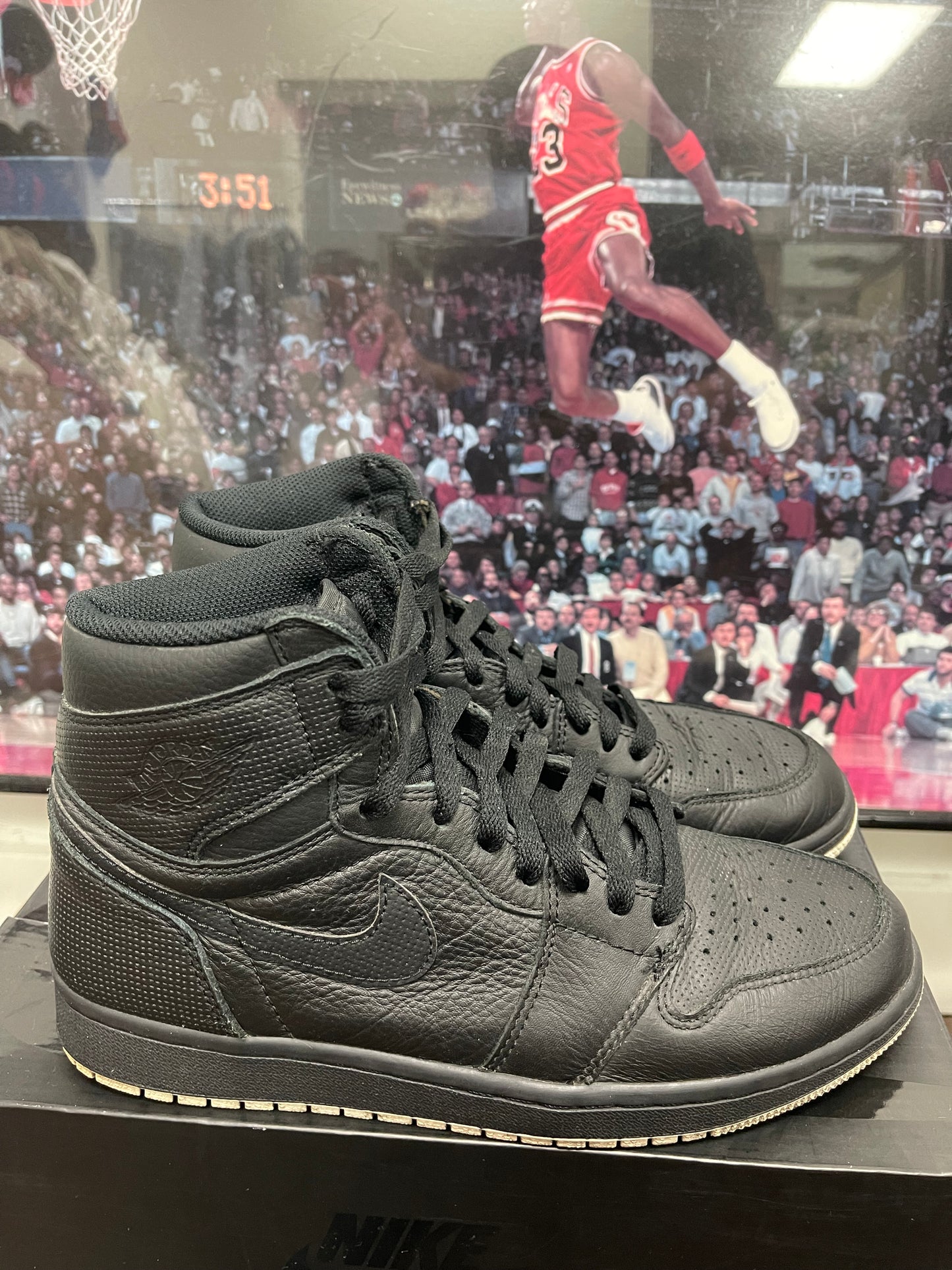 Air Jordan Retro 1 High OG ‘ Perforated ‘ Size 8.5