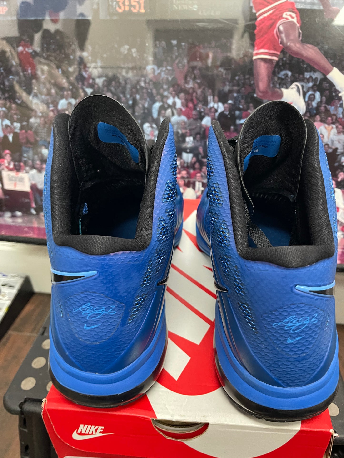 LeBron 8 ‘ Varsity Royal ‘ size 13
