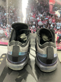 VaporMax 2019 ‘ throwback future ‘ Size 3.5y