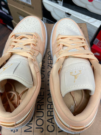 Air Jordan 1 low ‘ Gold ‘ Size 8 men