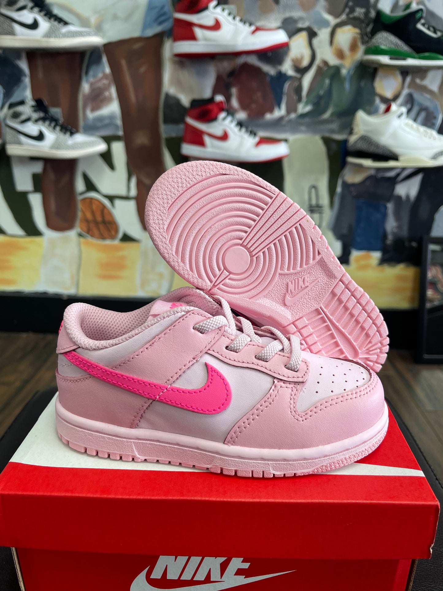 Dunk low Triple Pinks size 10c