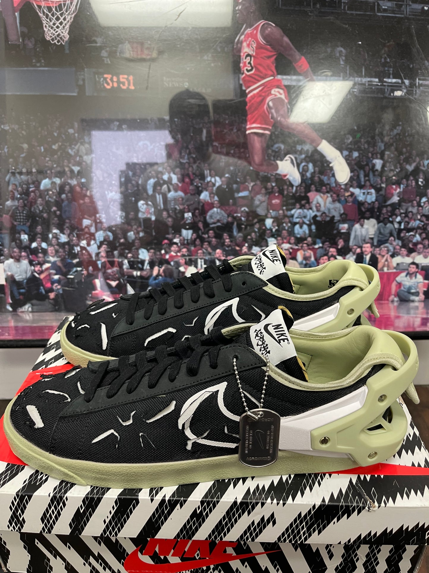 Blazer low Acronym Size 11