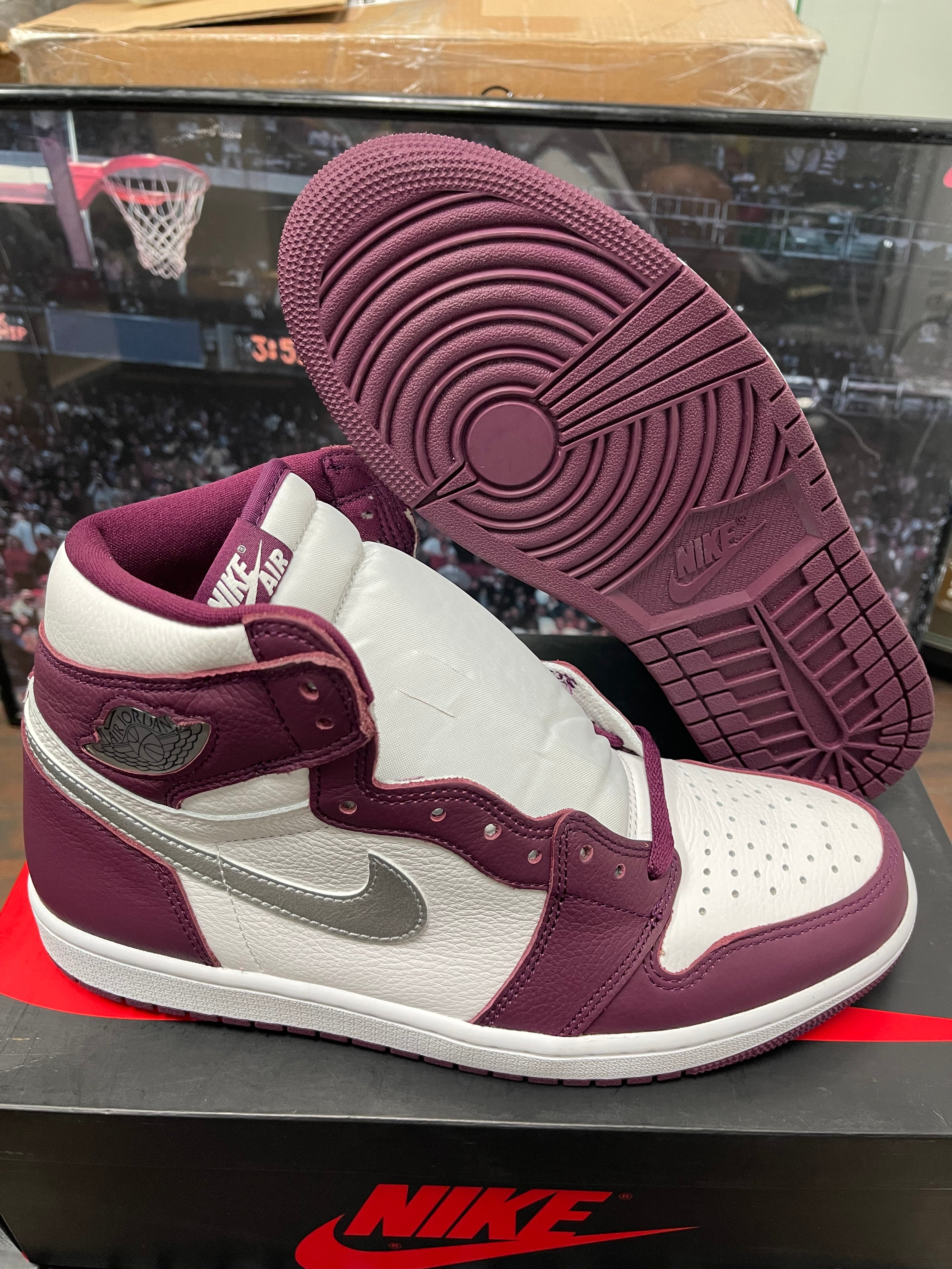 Air Jordan Retro 1 High OG ‘Bordeaux’ Size 10