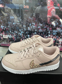 Dunk low women size 9 ‘ Primal Pink ‘