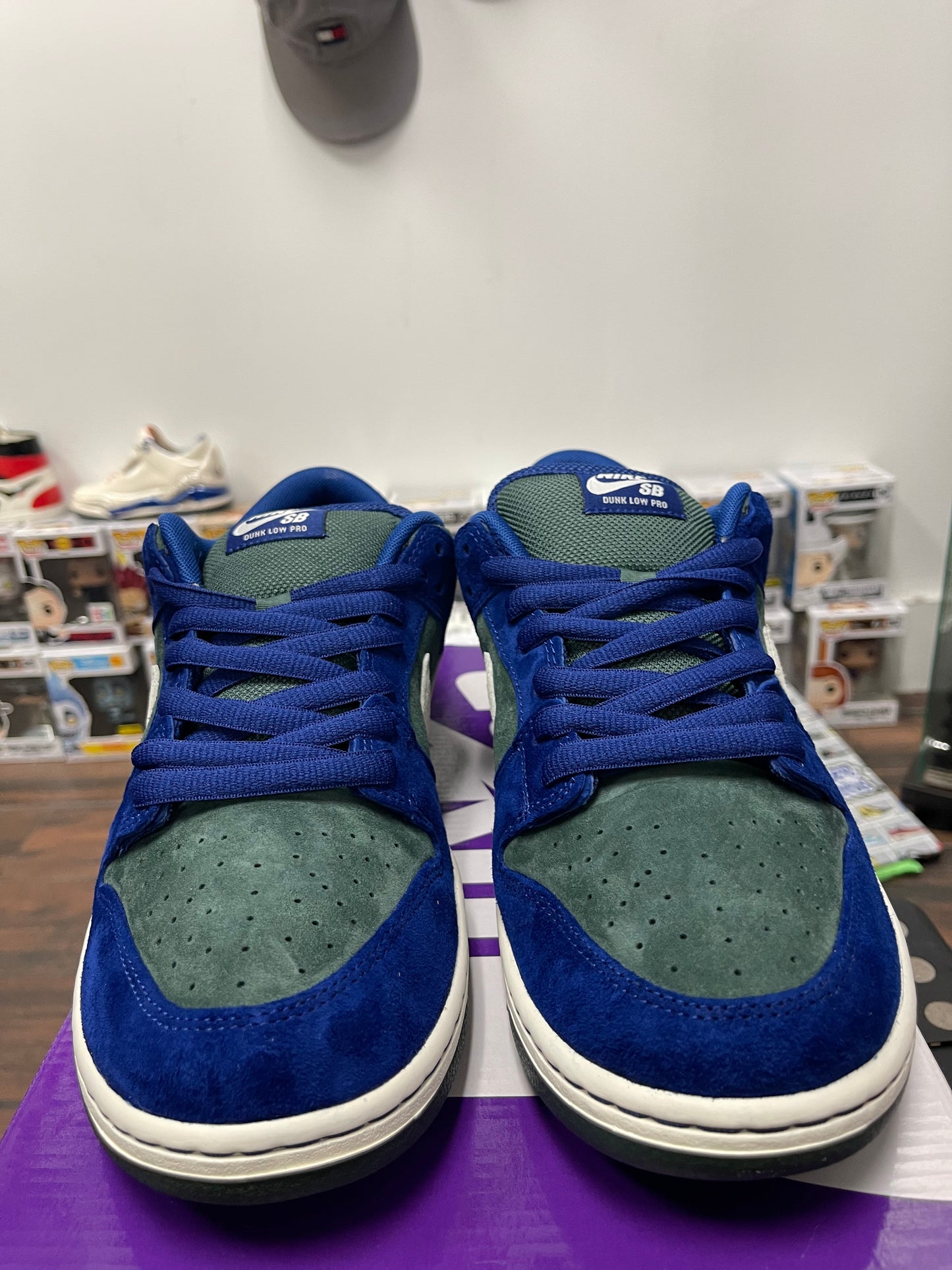 Dunk low SB ‘ Royal Vintage Green ‘ Size 11