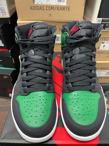 Air Retro 1 High OG ‘ Pine Green 2.0 ‘ Size 8