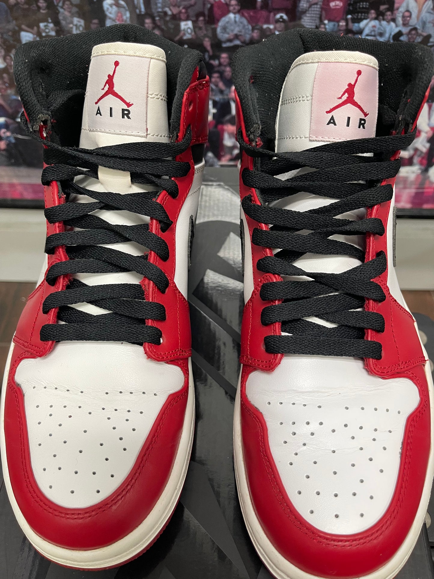 Air Jordan Retro 1 High OG 2013 ‘ Chicago ‘ Size 8