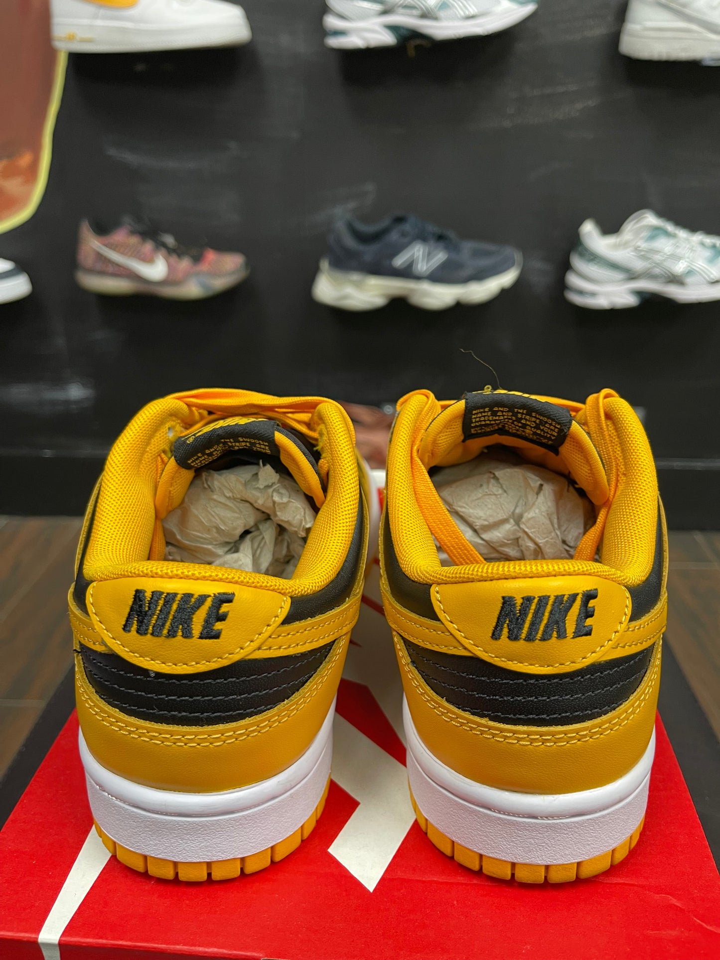 Dunk low Goldenrod Size 6 men