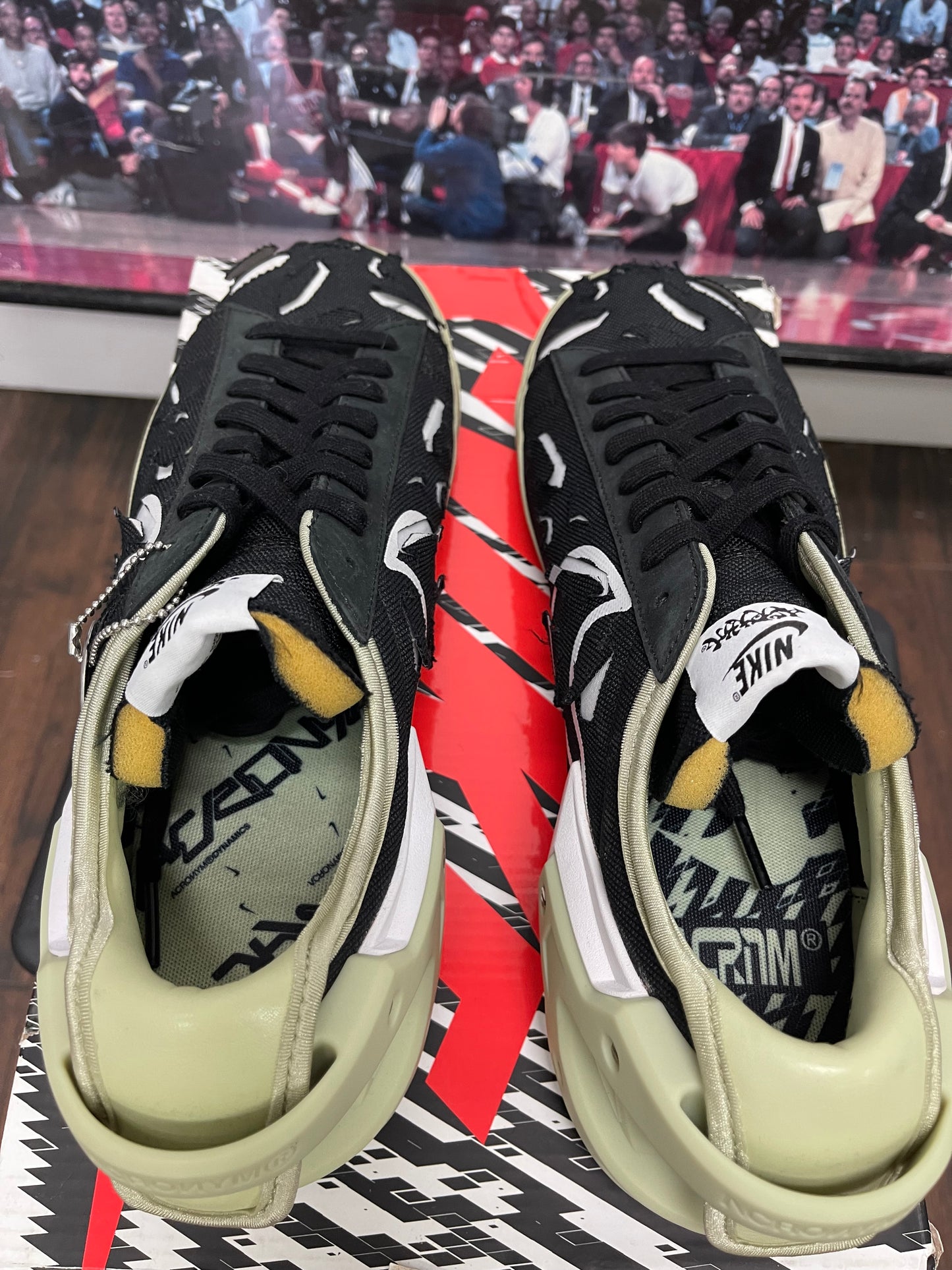 Blazer low Acronym Size 11