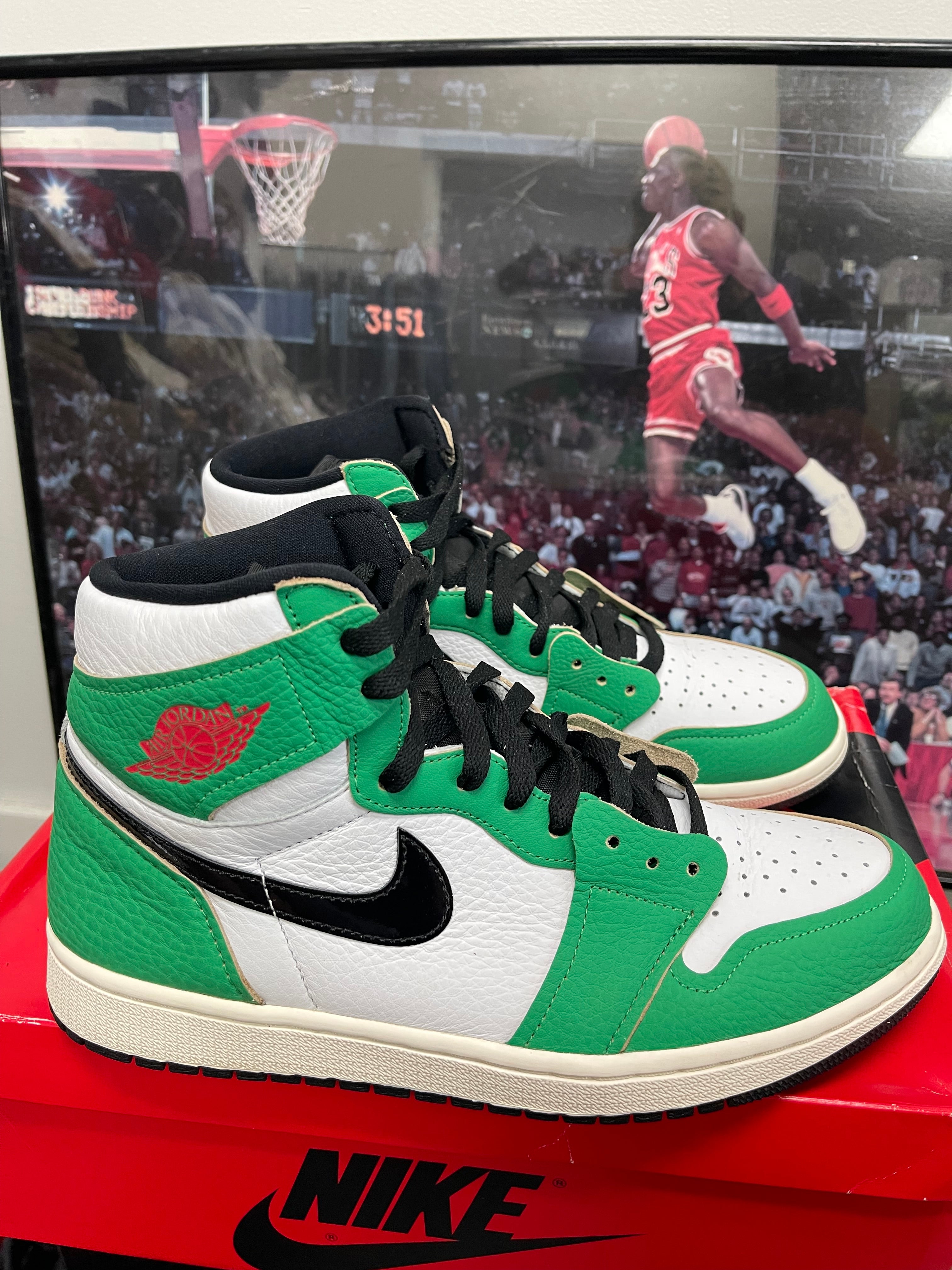 Air Jordan Retro 1 High OG ‘ lucky green ‘ Size 8.5 men