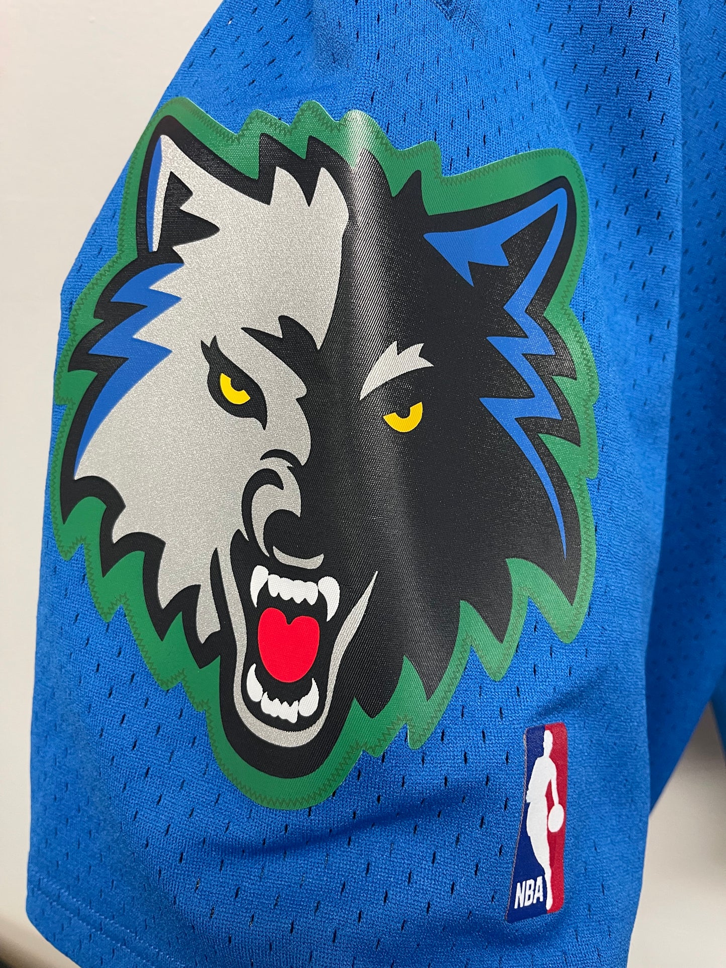 Minnesota Timberwolves shorts Size XL